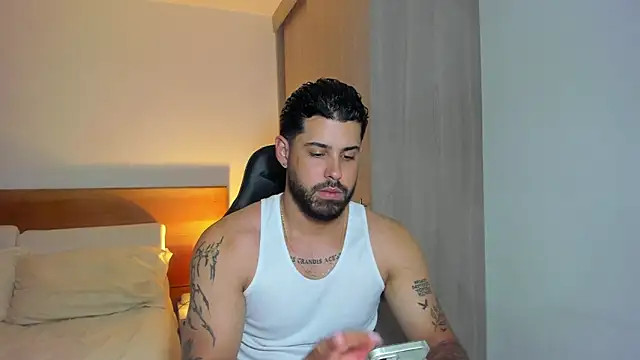 Justyn Torres online show from January 8, 2025, 1:42 am