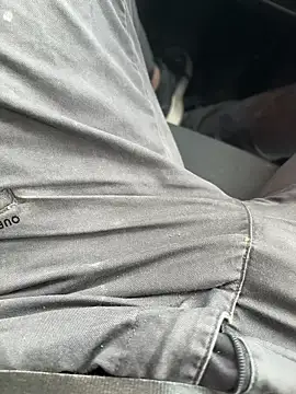 Snapshot of agitnizci13 chatting on December 16, 2024, 12:16 pm agitnizci13 online show from December 16, 2024, 12:16 pm