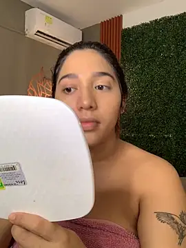 Amandanauty online show from December 12, 2024, 9:04 pm