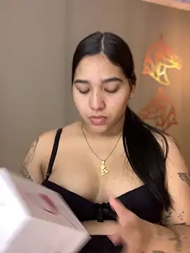 Amandanauty online show from December 16, 2024, 9:52 pm