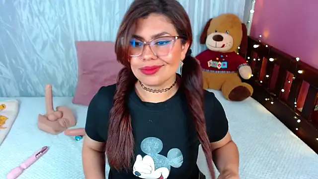 Snapshot of Queenamazon1 chatting on October 27, 2025, 3:16 pm Queenamazon1 online show from October 27, 2025, 3:16 pm