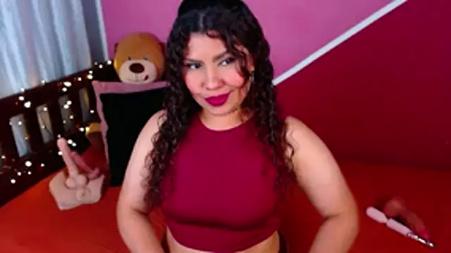 Queenamazon1 online show from April 8, 2026, 6:13 am