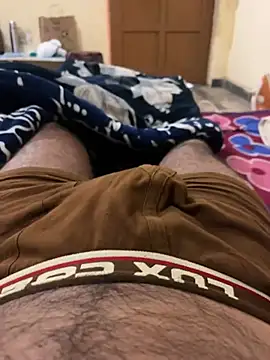 Snapshot of Bareilly_Boy1 chatting on February 9, 2025, 4:46 am Bareilly Boy1 online show from February 9, 2025, 4:46 am