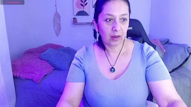 Snapshot of camilalatti chatting on May 10, 2026, 10:15 pm camilalatti online show from May 10, 2026, 10:15 pm