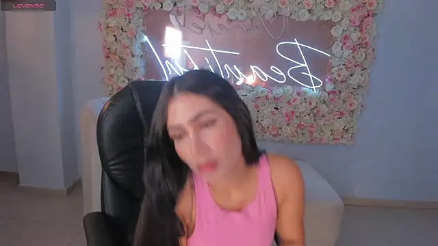 Snapshot of MarieJaneX chatting on December 18, 2024, 11:02 am MarieJaneX online show from December 18, 2024, 11:02 am