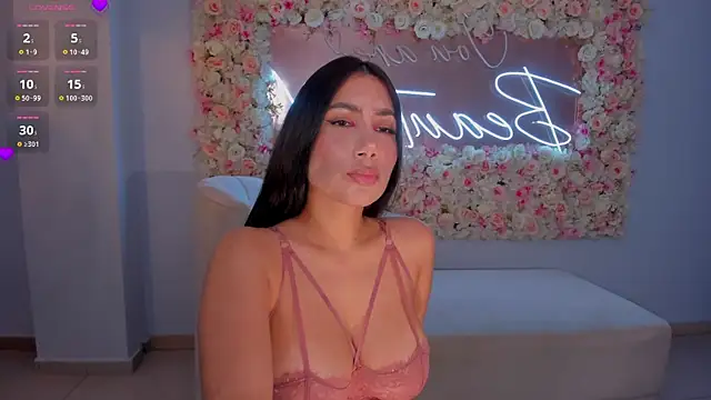 Snapshot of MarieJaneX chatting on December 18, 2024, 2:06 pm MarieJaneX online show from December 18, 2024, 2:06 pm