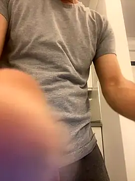 Emre-34 online show from November 20, 2025, 6:51 pm