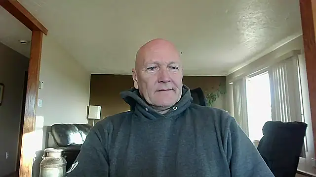 Snapshot of BasicAnt chatting on October 29, 2025, 2:41 pm BasicAnt online show from October 29, 2025, 2:41 pm