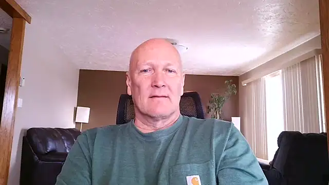 Snapshot of BasicAnt chatting on April 17, 2026, 3:15 pm BasicAnt online show from April 17, 2026, 3:15 pm