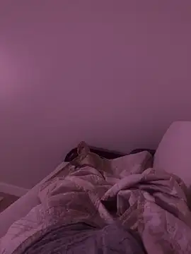 Snapshot of MAHKE12 chatting on October 5, 2025, 10:29 pm MAHKE12 online show from October 5, 2025, 10:29 pm