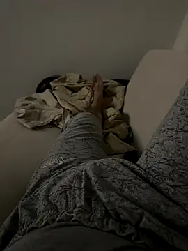 Snapshot of MAHKE12 chatting on October 6, 2025, 10:29 pm MAHKE12 online show from October 6, 2025, 10:29 pm