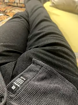 Snapshot of MAHKE12 chatting on October 7, 2025, 4:15 pm MAHKE12 online show from October 7, 2025, 4:15 pm