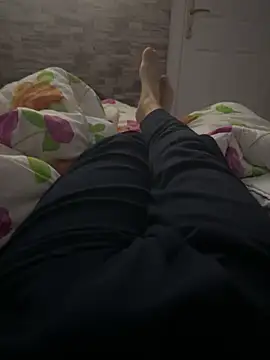 Snapshot of MAHKE12 chatting on October 24, 2025, 10:17 pm MAHKE12 online show from October 24, 2025, 10:17 pm