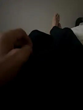 Snapshot of MAHKE12 chatting on November 3, 2025, 8:43 pm MAHKE12 online show from November 3, 2025, 8:43 pm