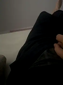 Snapshot of MAHKE12 chatting on November 16, 2025, 10:04 pm MAHKE12 online show from November 16, 2025, 10:04 pm