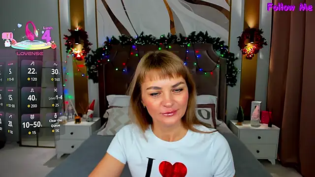 annasimonsj online show from December 23, 2025, 1:03 am