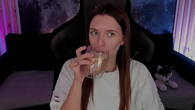 Snapshot of JennyDens chatting on December 4, 2024, 6:00 am JennyDens online show from December 4, 2024, 6:00 am