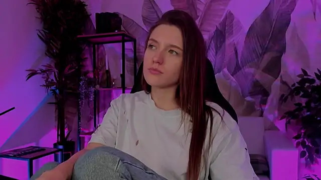 Snapshot of JennyDens chatting on December 13, 2024, 5:49 am JennyDens online show from December 13, 2024, 5:49 am