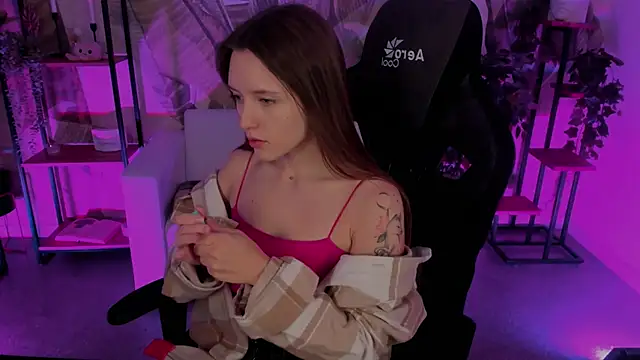 Snapshot of JennyDens chatting on December 23, 2024, 5:39 am JennyDens online show from December 23, 2024, 5:39 am