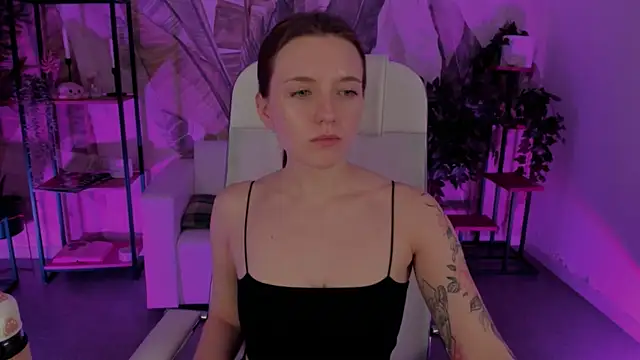 Snapshot of JennyDens chatting on February 22, 2025, 8:40 am JennyDens online show from February 22, 2025, 8:40 am