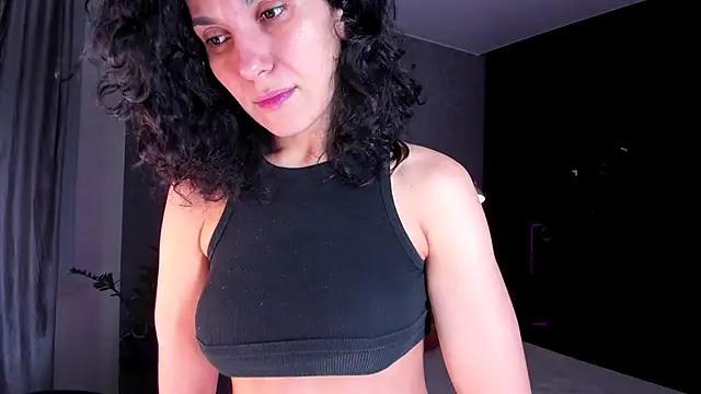  CurlySue  online show from November 11, 2025, 4:23 am