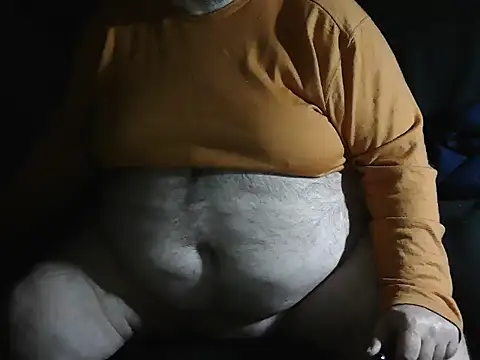 onkelgrau65 online show from December 17, 2025, 4:18 am