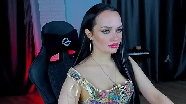 Snapshot of QueenAliss chatting on December 13, 2024, 11:55 am QueenAliss online show from December 13, 2024, 11:55 am