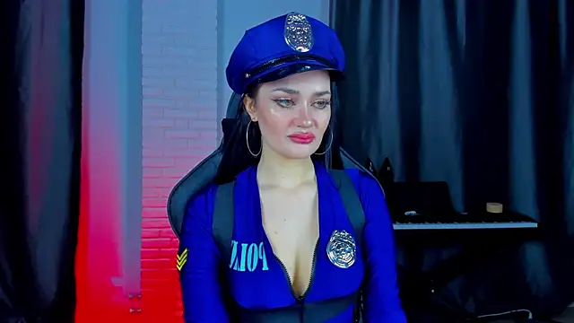 Snapshot of QueenAliss chatting on February 6, 2025, 2:22 am QueenAliss online show from February 6, 2025, 2:22 am