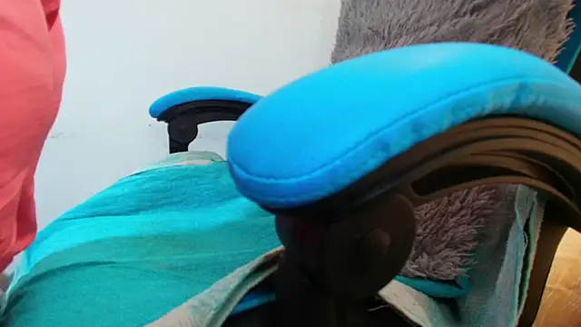 klylls squirt  online show from March 10, 2026, 7:19 pm