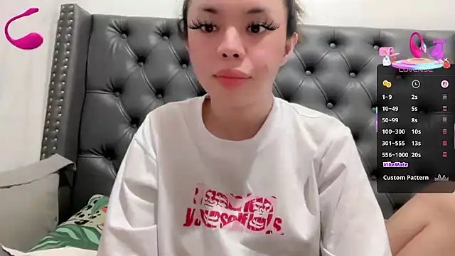 SweetCheska19 online show from September 17, 2025, 9:33 am