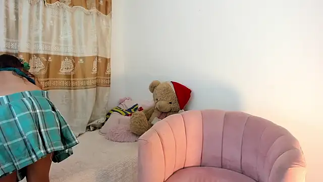 Snapshot of ValienteGirl_ chatting on December 24, 2024, 11:33 pm ValienteGirl online show from December 24, 2024, 11:33 pm