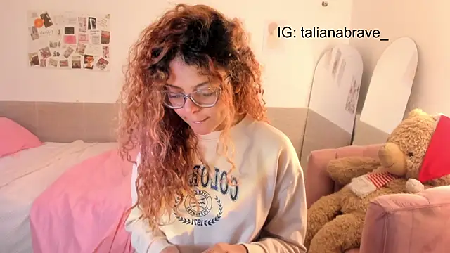 Snapshot of ValienteGirl_ chatting on September 30, 2025, 3:22 am ValienteGirl online show from September 30, 2025, 3:22 am