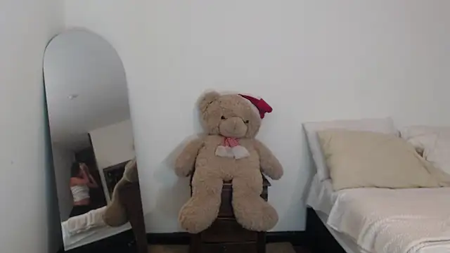 ValienteGirl  online show from March 7, 2026, 5:04 am