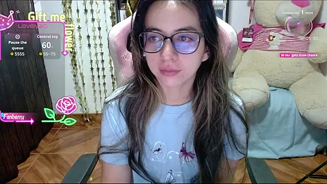 Maggie Fox3 online show from September 21, 2025, 2:35 am