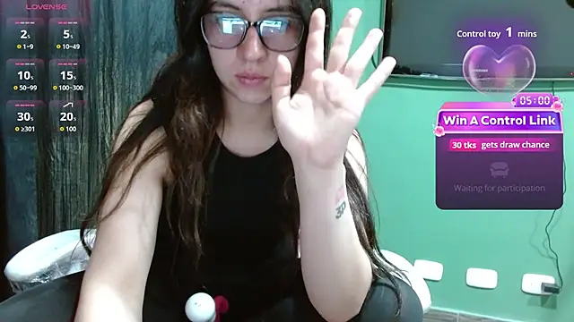 Snapshot of Maggie_Fox3 chatting on April 21, 2026, 2:04 am Maggie Fox3 online show from April 21, 2026, 2:04 am