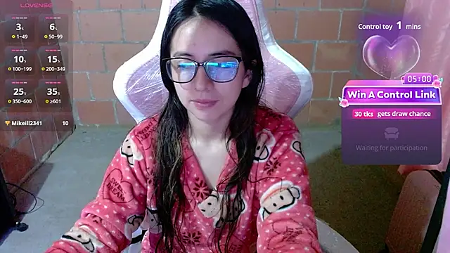 Snapshot of Maggie_Fox3 chatting on May 18, 2026, 12:29 am Maggie Fox3 online show from May 18, 2026, 12:29 am