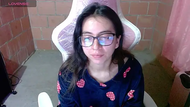 Snapshot of Maggie_Fox3 chatting on May 30, 2026, 1:35 am Maggie Fox3 online show from May 30, 2026, 1:35 am