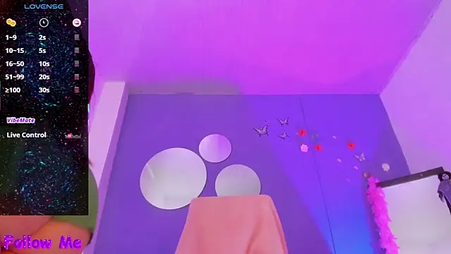 perla hott1 online show from September 25, 2025, 9:40 pm