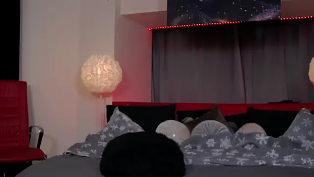 Larissa K online show from January 22, 2025, 5:06 pm