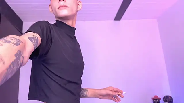 Snapshot of Varya_Ferreira chatting on January 7, 2025, 4:18 am Varya Ferreira online show from January 7, 2025, 4:18 am