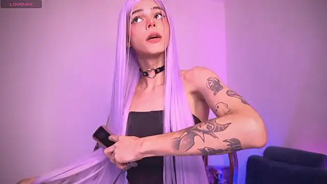 Snapshot of Varya_Ferreira chatting on March 1, 2025, 1:43 am Varya Ferreira online show from March 1, 2025, 1:43 am