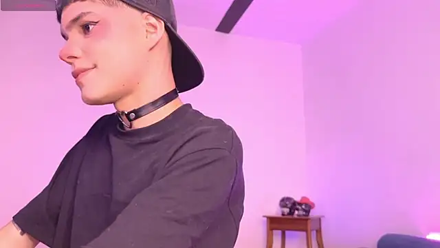 Snapshot of Varya_Ferreira chatting on March 4, 2025, 7:19 am Varya Ferreira online show from March 4, 2025, 7:19 am