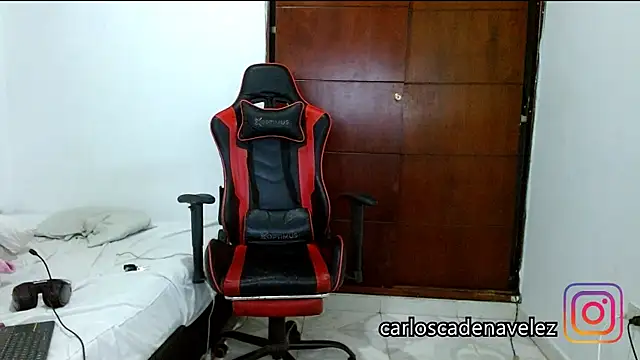 Snapshot of dickmaximum chatting on February 11, 2026, 3:17 pm dickmaximum online show from February 11, 2026, 3:17 pm