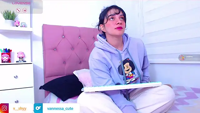 Vannessa  Shy online show from October 4, 2025, 1:03 am