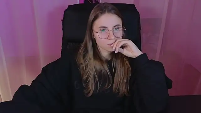  AnnaStark  online show from February 9, 2025, 9:17 pm