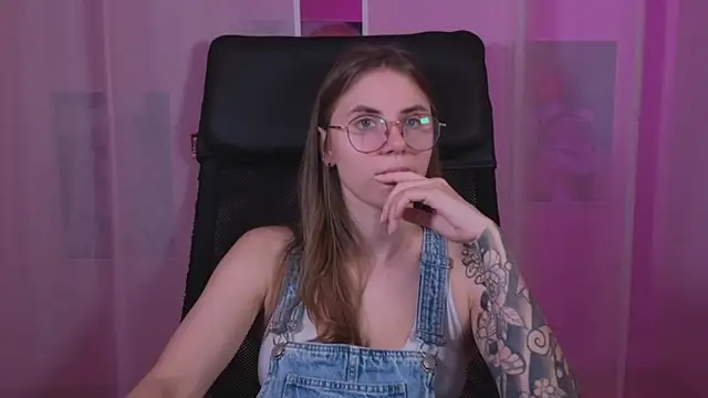  AnnaStark  online show from March 15, 2025, 8:32 pm