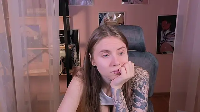  AnnaStark  online show from November 12, 2025, 6:08 pm