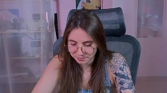 Snapshot of _AnnaStark_ chatting on February 7, 2026, 8:23 pm AnnaStark online show from February 7, 2026, 8:23 pm