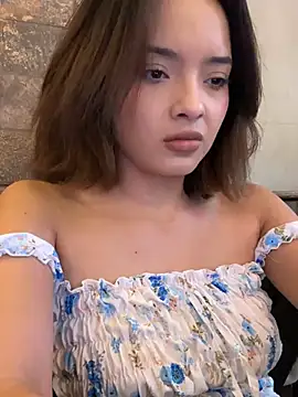 Snapshot of Irina_Grant chatting on December 7, 2024, 10:28 pm Irina Grant online show from December 7, 2024, 10:28 pm