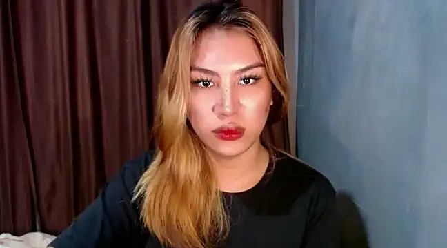 Snapshot of luxxy_grand chatting on February 4, 2025, 8:06 pm luxxy grand online show from February 4, 2025, 8:06 pm